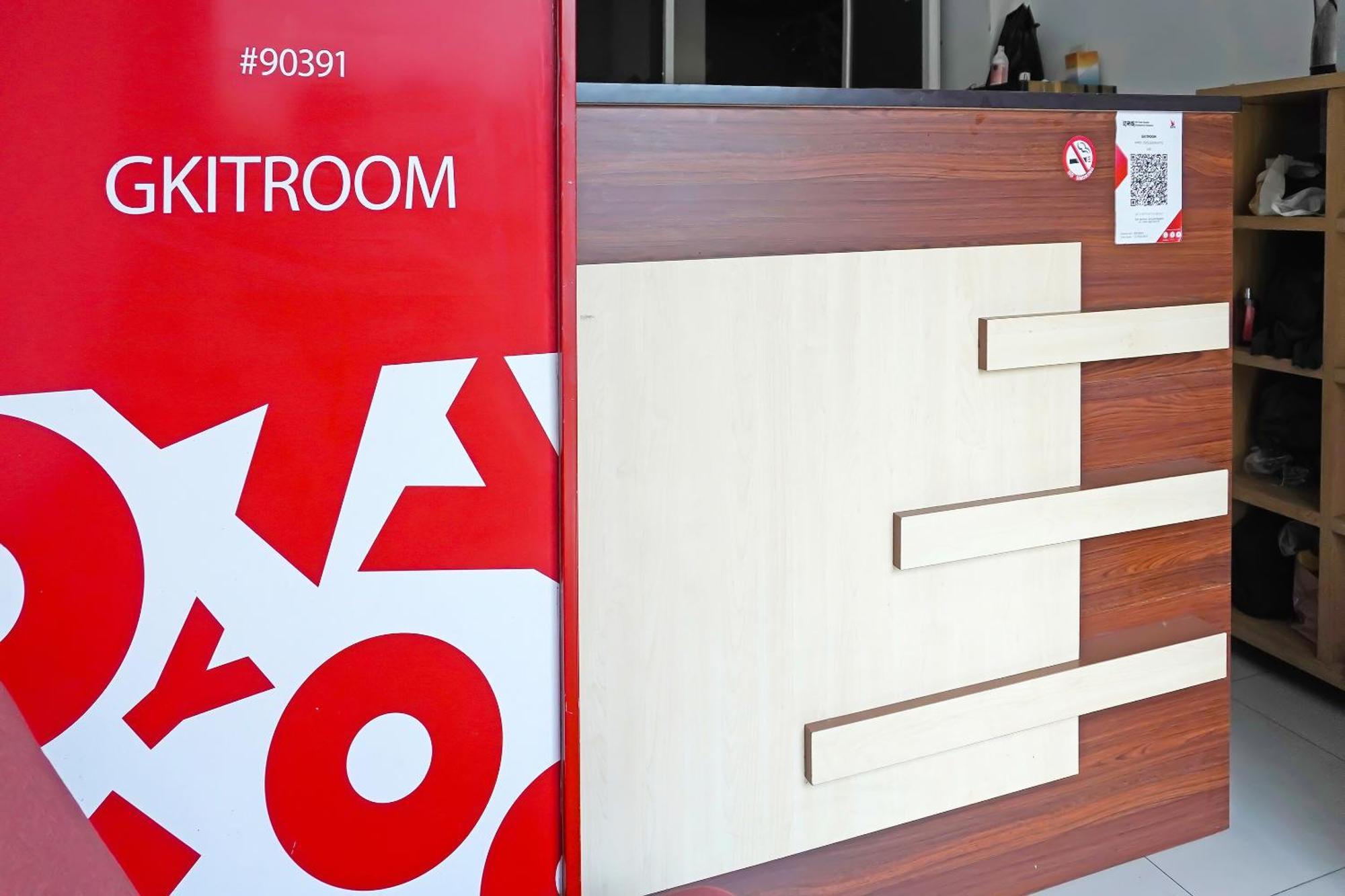 Oyo 90391 Gkitroom Karawang Exterior foto