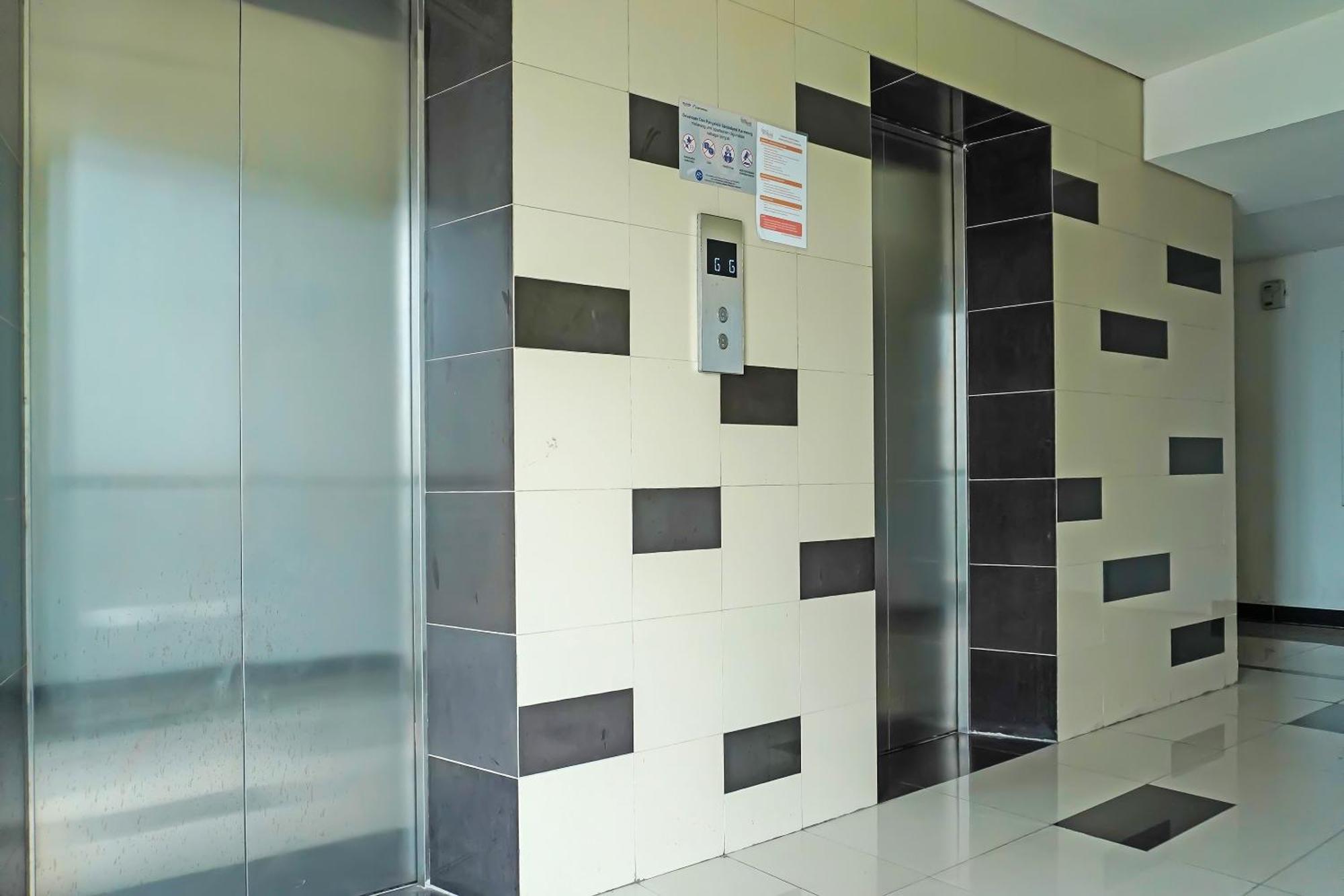Oyo 90391 Gkitroom Karawang Exterior foto